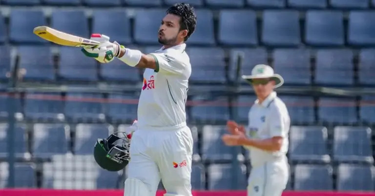 ব্যাট উচিয়ে শান্তর উদযাপনের মুহূর্ত